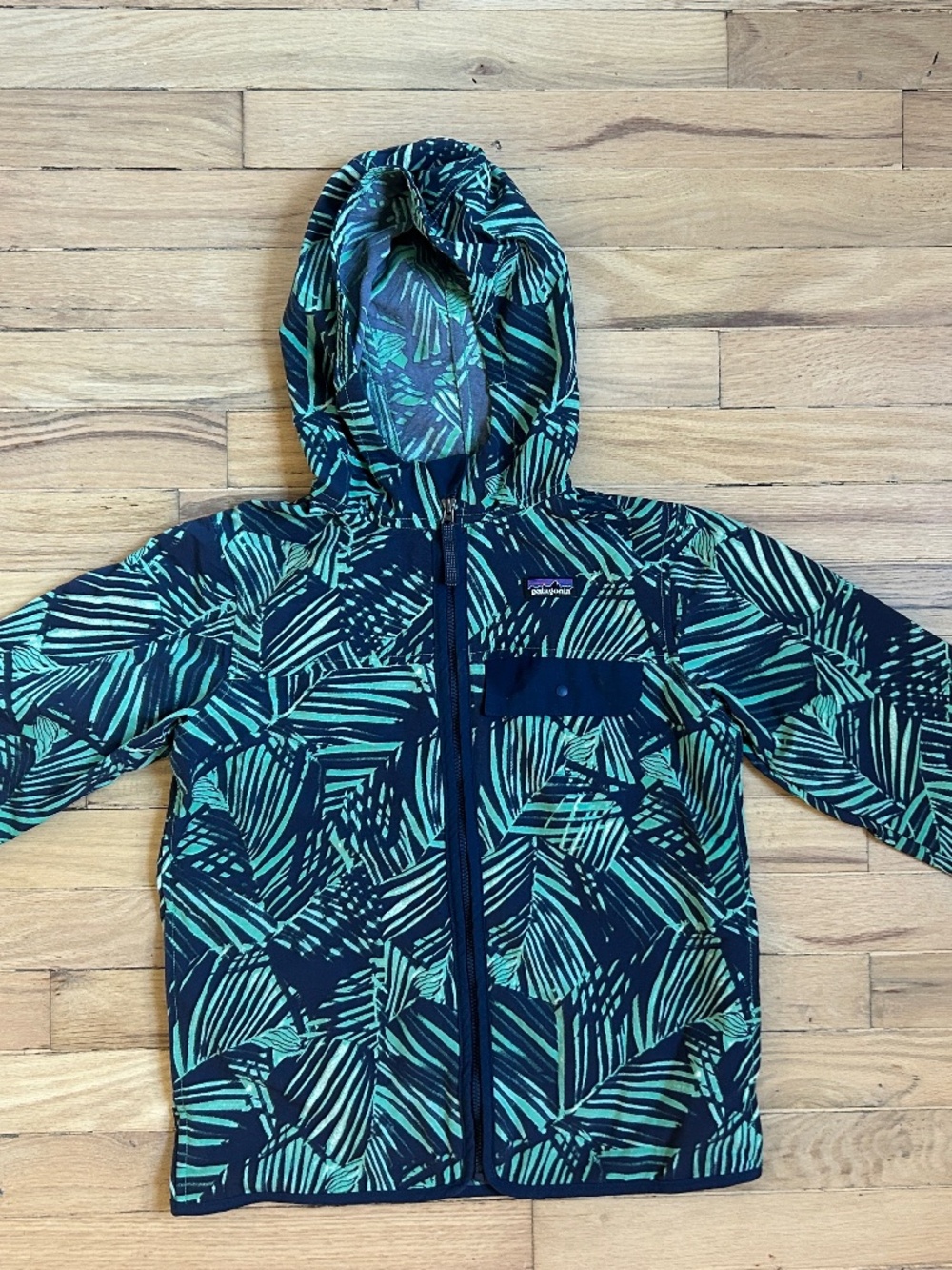 Patagonia Kids M Baggies Jacket Green Tropical Leaf Print Hooded Windbreaker